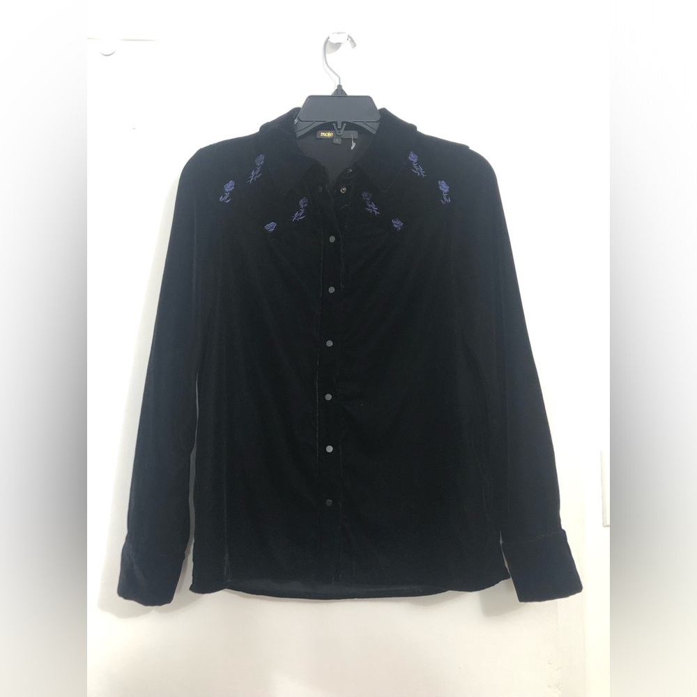 Black Velvet women's Shirt with Embroidered Details
Maje size 1